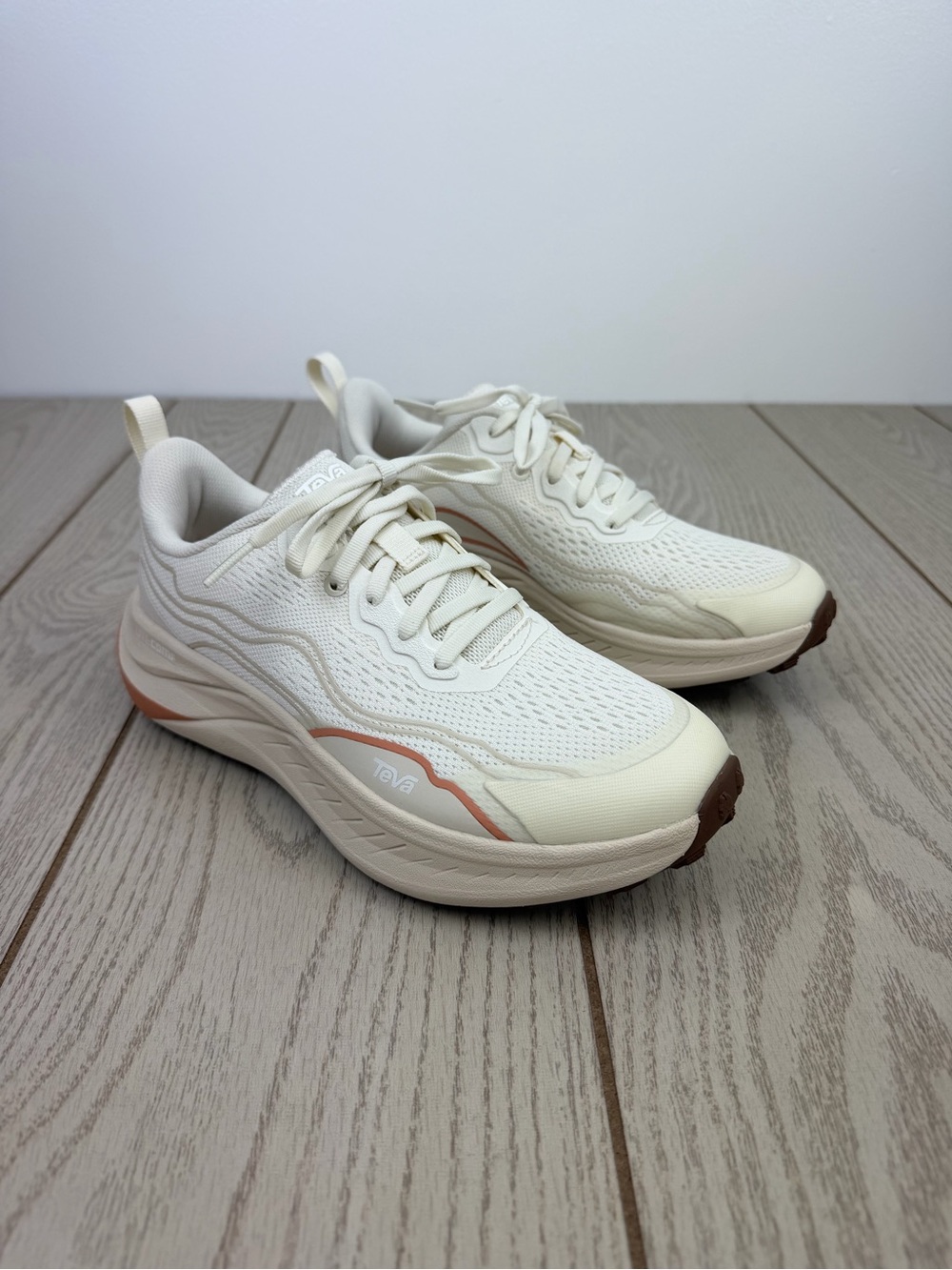 Teva Women's Trailwinder Lace-up Low Top Sneaker US7 Birch/Peach Bloom $130